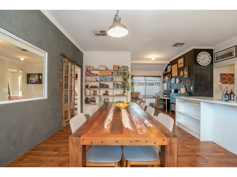 15 Redshank Close, East Cannington WA 6107
