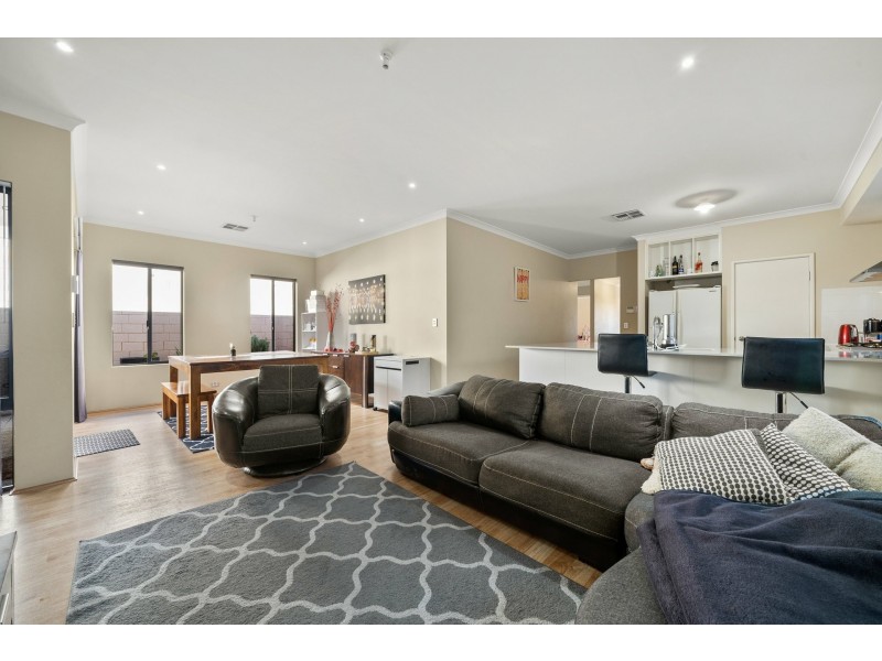 32 Mayor Road, Coogee WA 6166