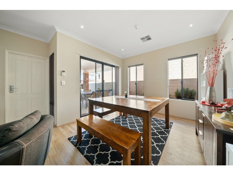 32 Mayor Road, Coogee WA 6166