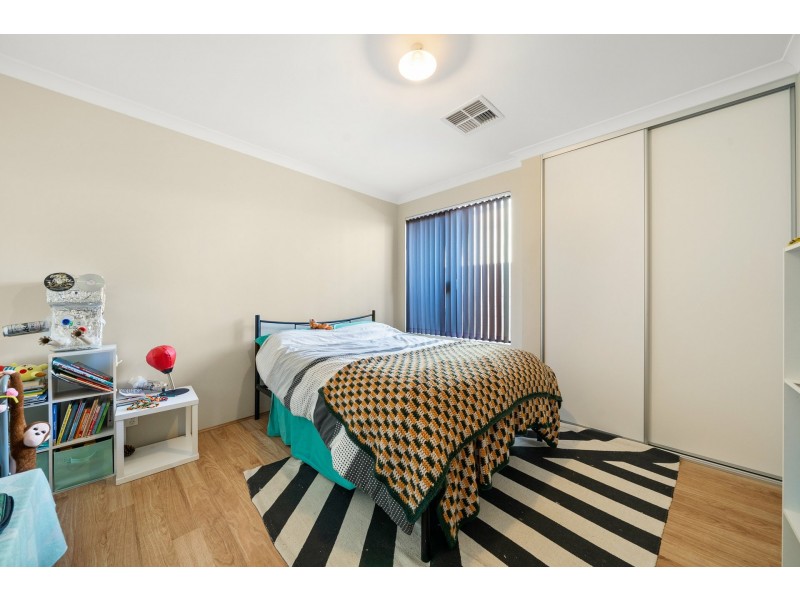 32 Mayor Road, Coogee WA 6166