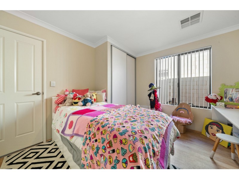 32 Mayor Road, Coogee WA 6166