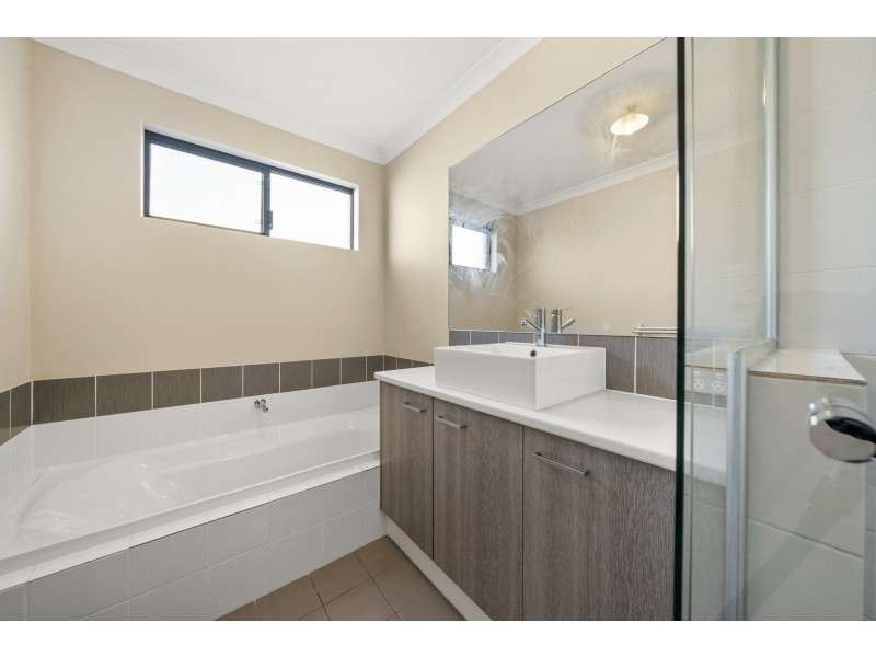 32 Mayor Road, Coogee WA 6166