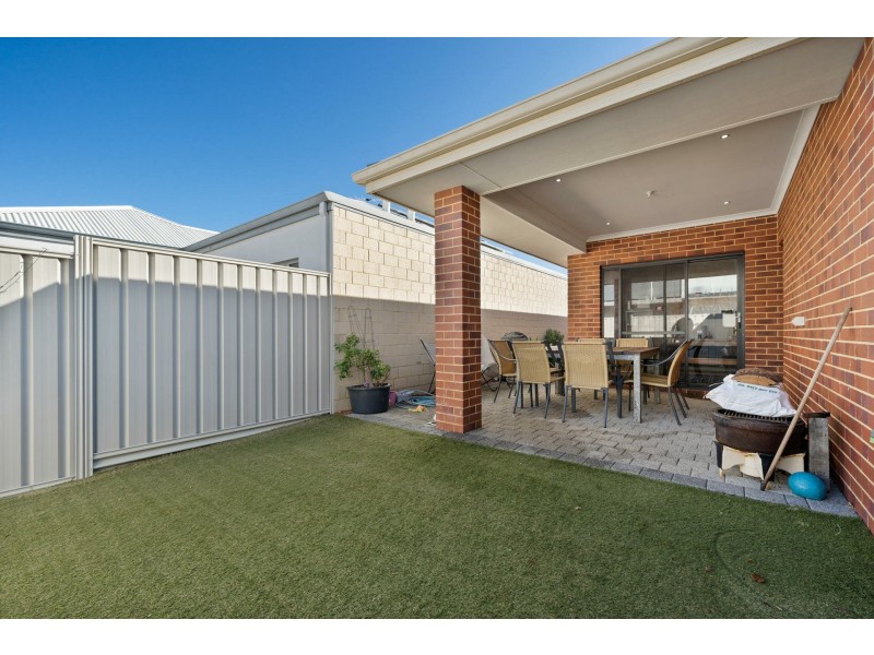 32 Mayor Road, Coogee WA 6166