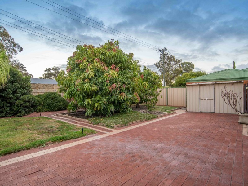 2 Huntley Close, East Cannington WA 6107