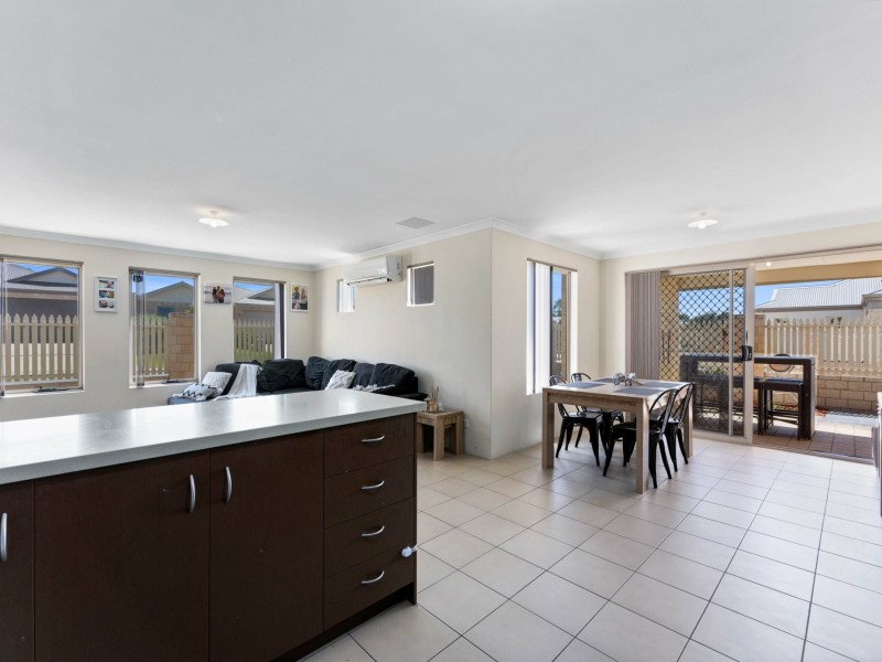 Unit 10/25 Peppermint Gardens, Aubin Grove WA 6164