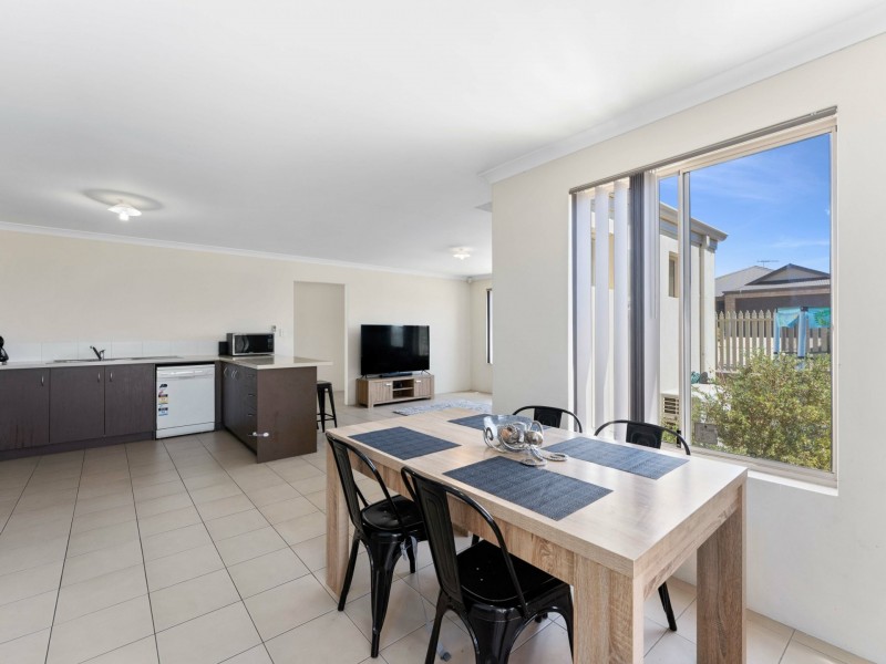 Unit 10/25 Peppermint Gardens, Aubin Grove WA 6164