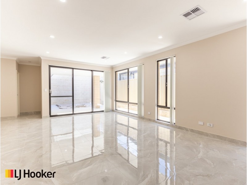 27 Lewisham Vista, Success WA 6164