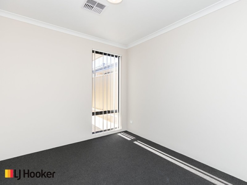 27 Lewisham Vista, Success WA 6164