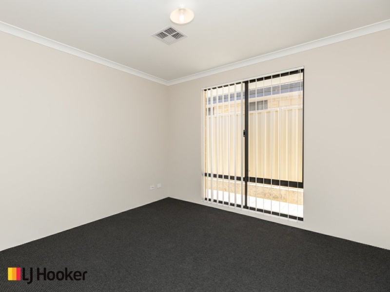 27 Lewisham Vista, Success WA 6164