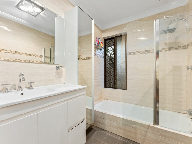 11 Berrigan Drive, South Lake WA 6164