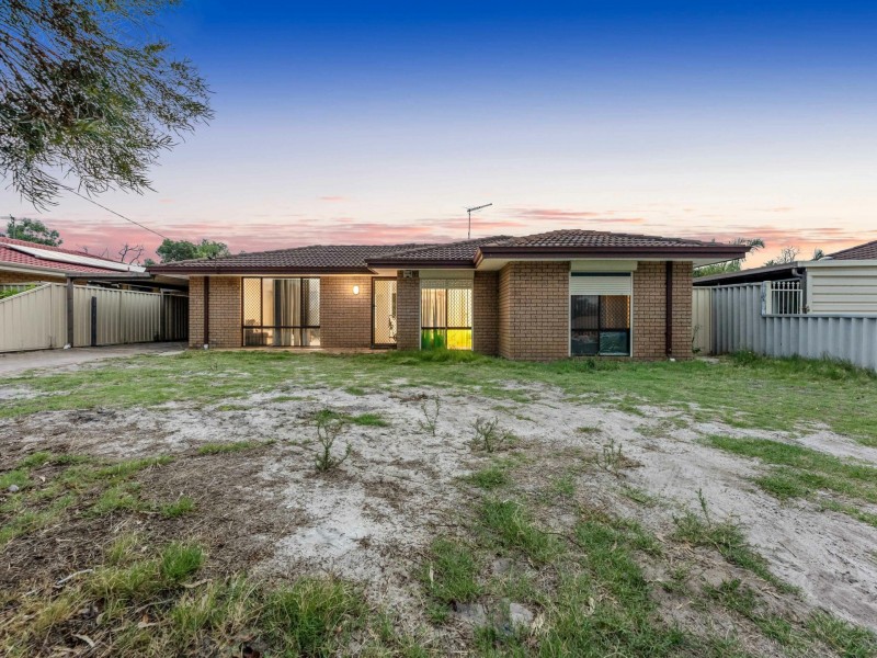 11 Berrigan Drive, South Lake WA 6164