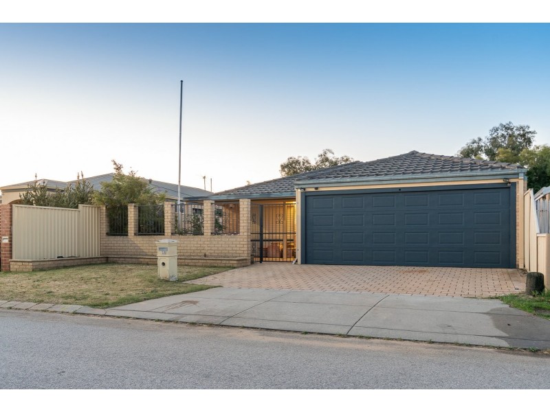 12 Richards Place, Cannington WA 6107