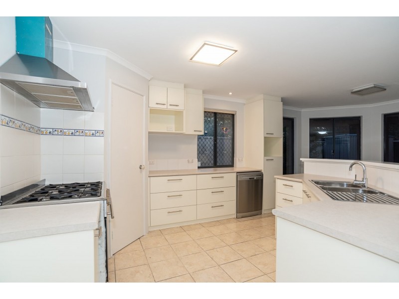 12 Richards Place, Cannington WA 6107