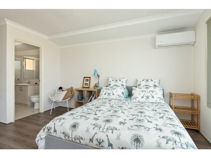 9 Posey Lane, Success WA 6164