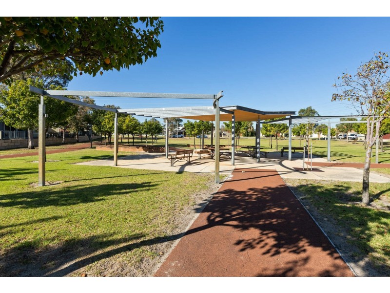 9 Posey Lane, Success WA 6164