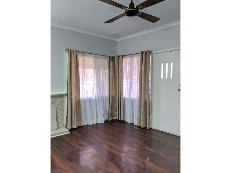 37 Whiteside Street, Cloverdale WA 6105