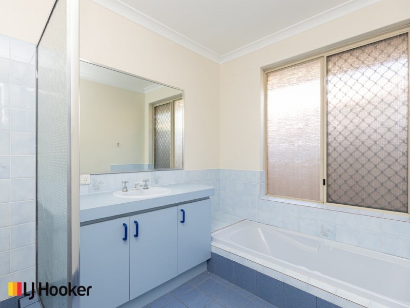 68 Calley Drive, Leeming WA 6149