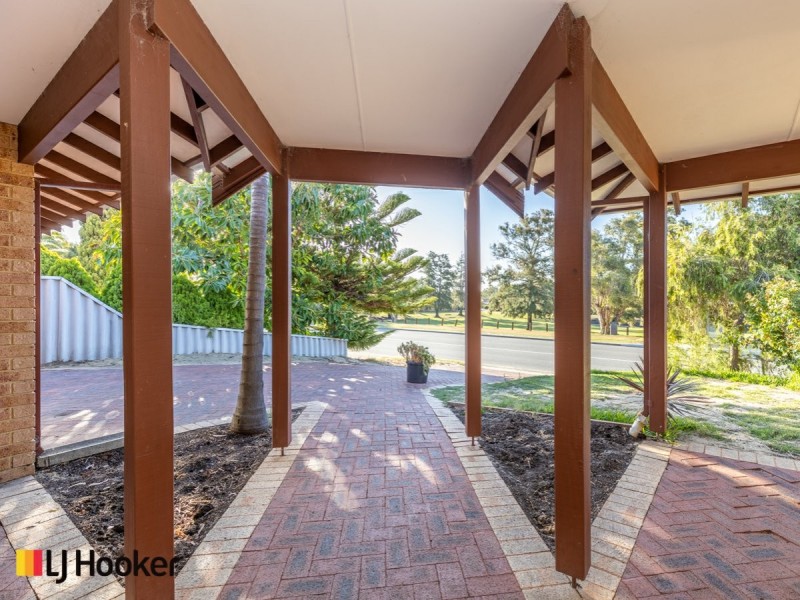 68 Calley Drive, Leeming WA 6149