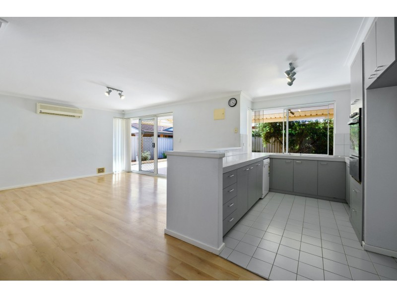 2/437B Riverton Drive East, Shelley WA 6148