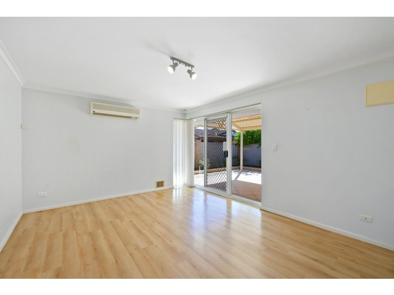 2/437B Riverton Drive East, Shelley WA 6148
