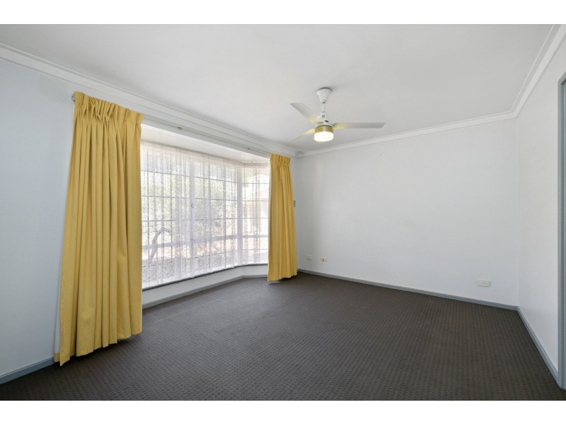 2/437B Riverton Drive East, Shelley WA 6148