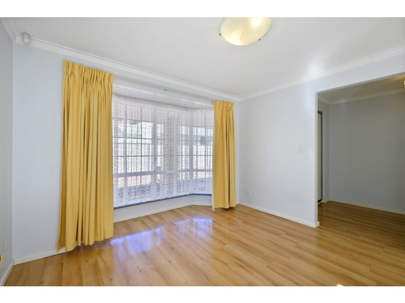 2/437B Riverton Drive East, Shelley WA 6148