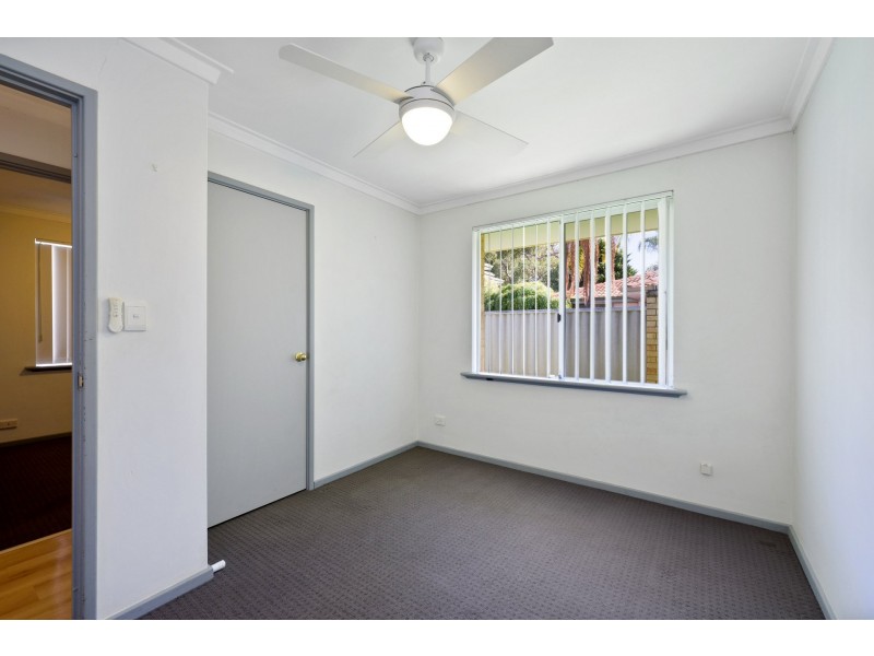 2/437B Riverton Drive East, Shelley WA 6148