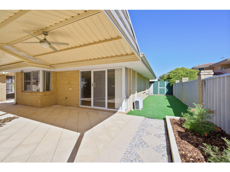 2/437B Riverton Drive East, Shelley WA 6148