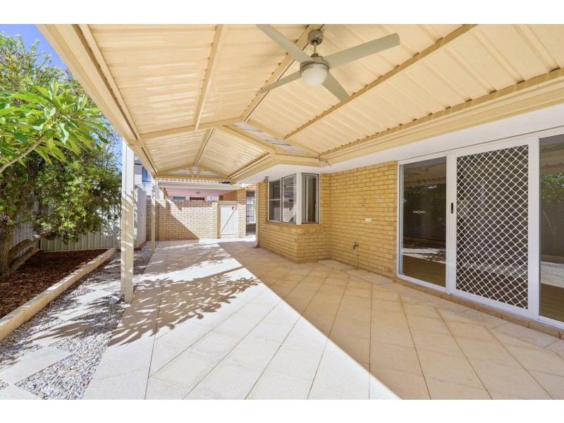 2/437B Riverton Drive East, Shelley WA 6148