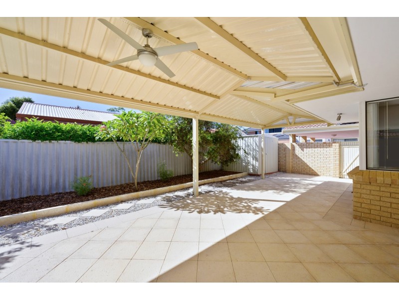 2/437B Riverton Drive East, Shelley WA 6148