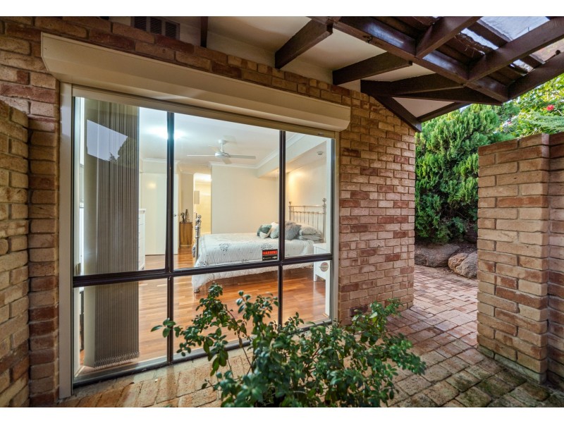 3 Anitra Court, Coogee WA 6166