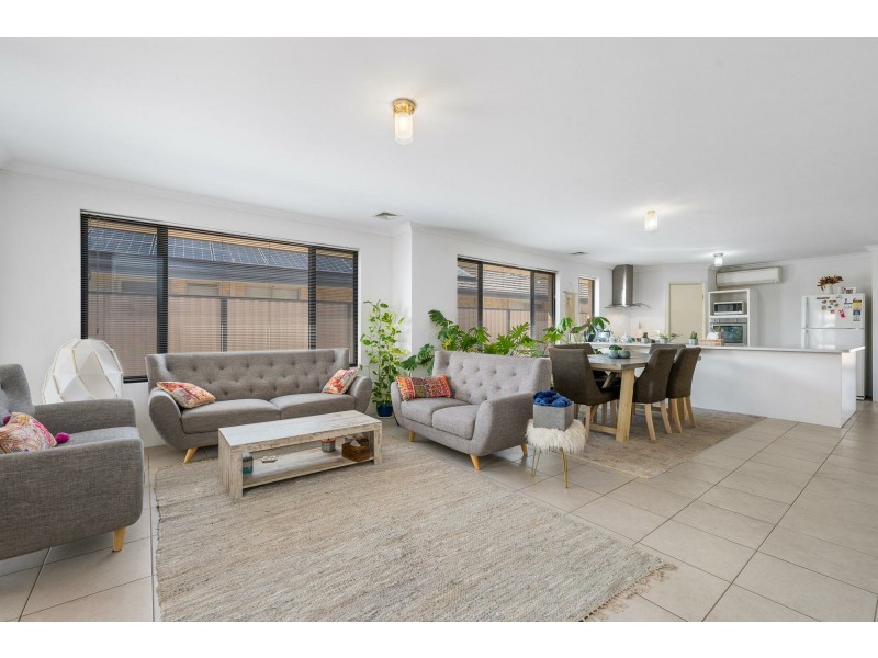 14 Teocote Crescent, Aubin Grove WA 6164