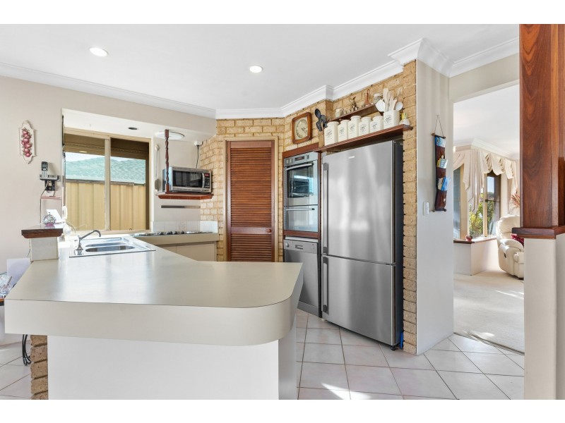 19 Hamlet Court, Bibra Lake WA 6163