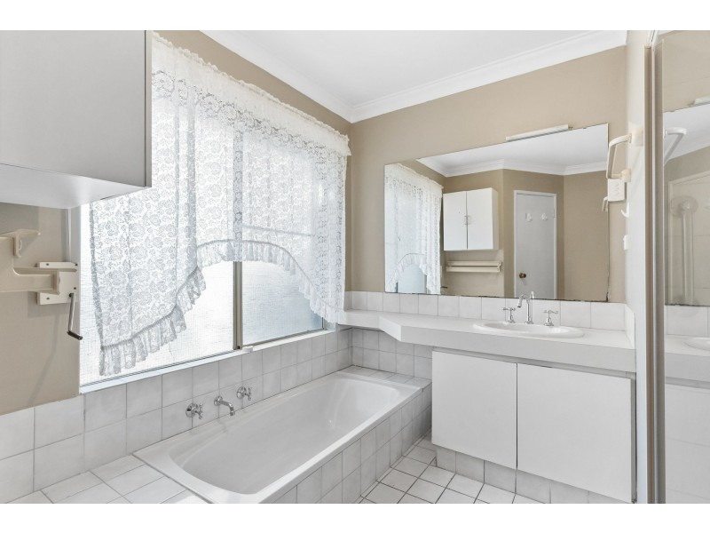 19 Hamlet Court, Bibra Lake WA 6163