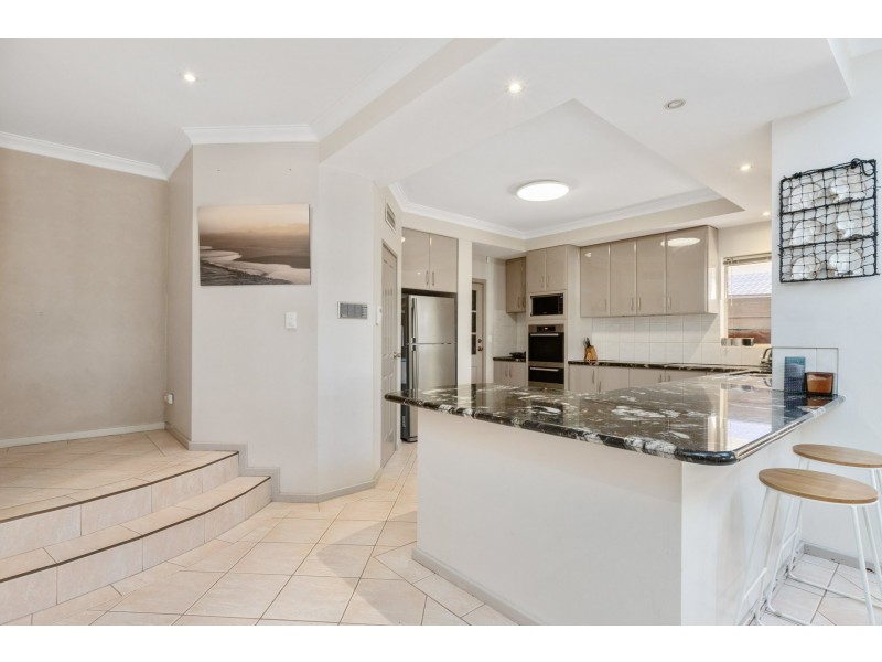 5 Picotee Mews, Coogee WA 6166