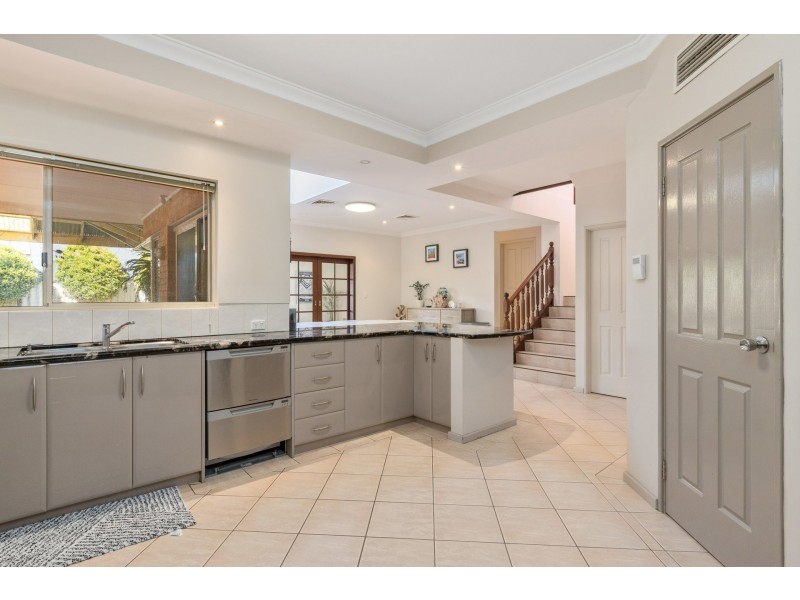 5 Picotee Mews, Coogee WA 6166