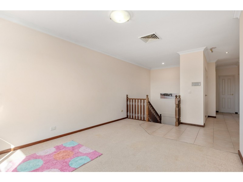 5 Picotee Mews, Coogee WA 6166