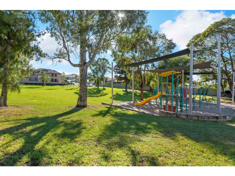 5 Picotee Mews, Coogee WA 6166