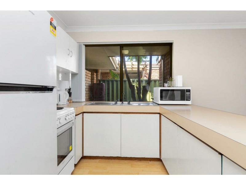 6/13 Golf Road, Parkwood WA 6147