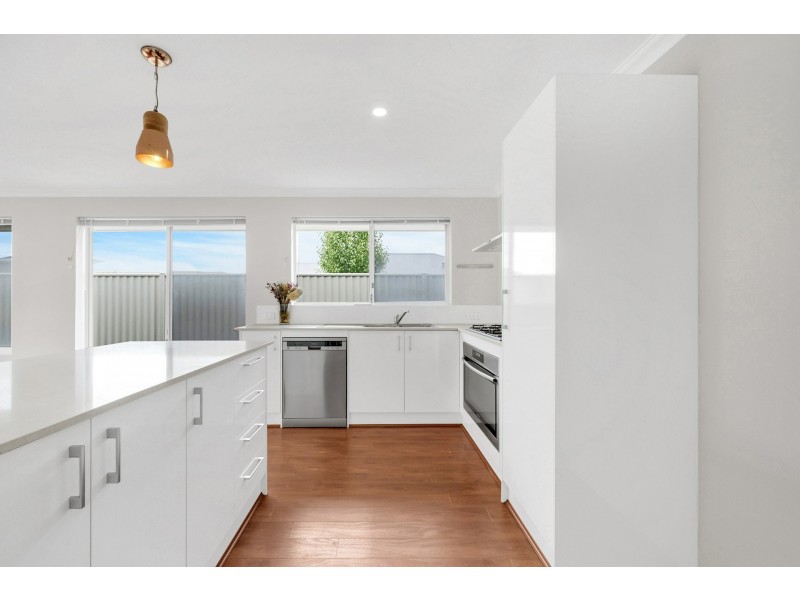 9 Amadeus Way, Success WA 6164