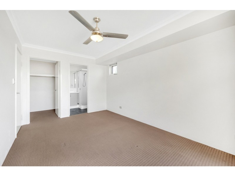 9 Amadeus Way, Success WA 6164