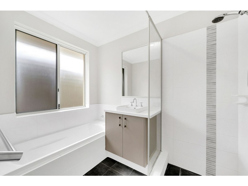 9 Amadeus Way, Success WA 6164