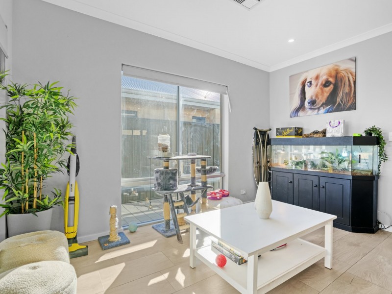 30 Yewers Drive, Champion Lakes WA 6111