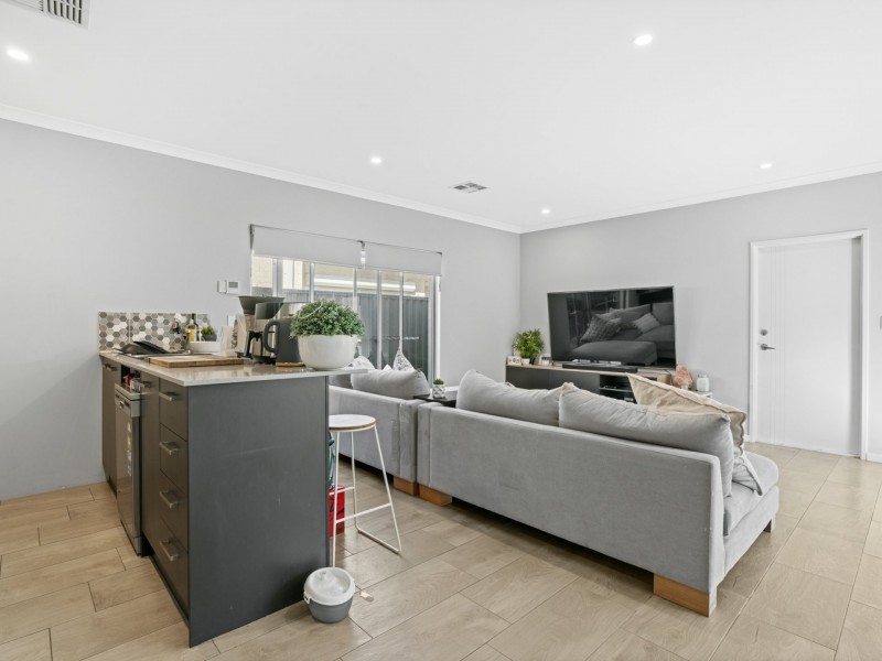 30 Yewers Drive, Champion Lakes WA 6111