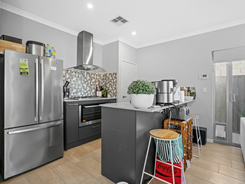 30 Yewers Drive, Champion Lakes WA 6111