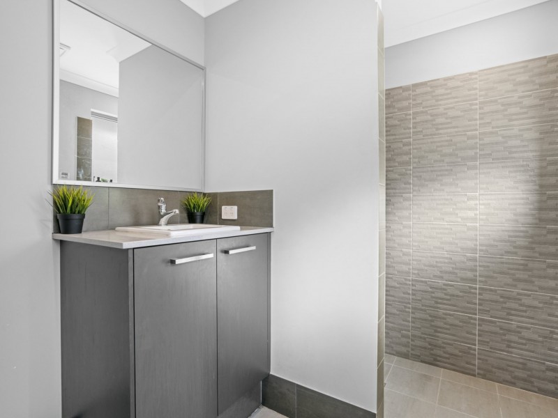 30 Yewers Drive, Champion Lakes WA 6111