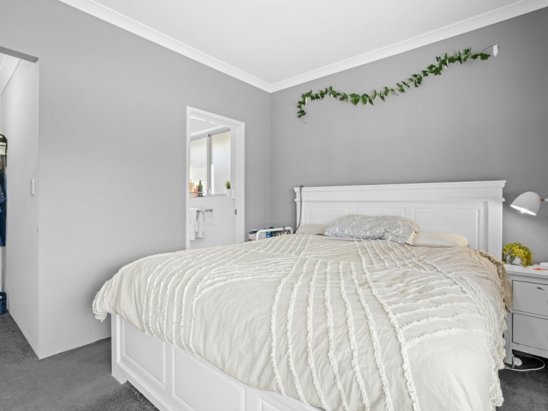 30 Yewers Drive, Champion Lakes WA 6111