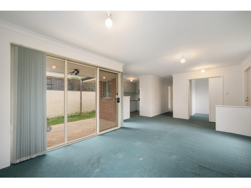 4/2 Cerberus Avenue, Parkwood WA 6147