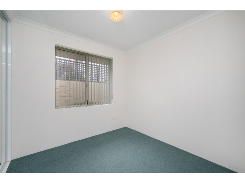 4/2 Cerberus Avenue, Parkwood WA 6147