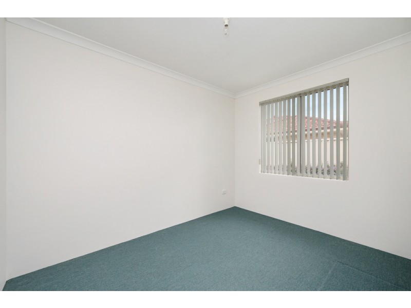 4/2 Cerberus Avenue, Parkwood WA 6147